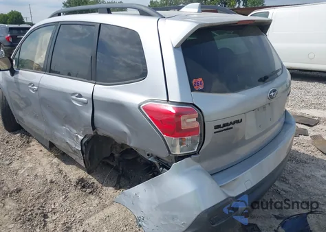 2018 Subaru Forester 2.5I Premium z USA, uszkodzony, nr VIN JF2SJAGC0JH557393